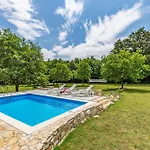Three-bedroom In Holiday home Valtura