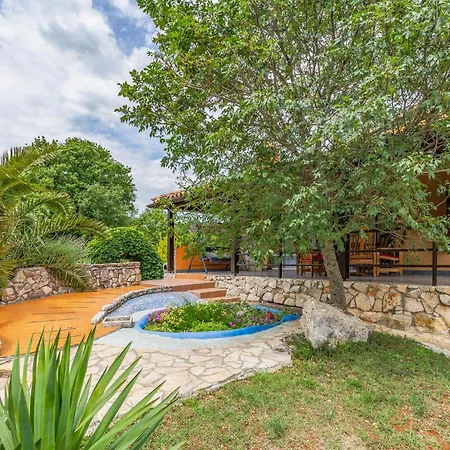 Three-bedroom In Holiday home Valtura