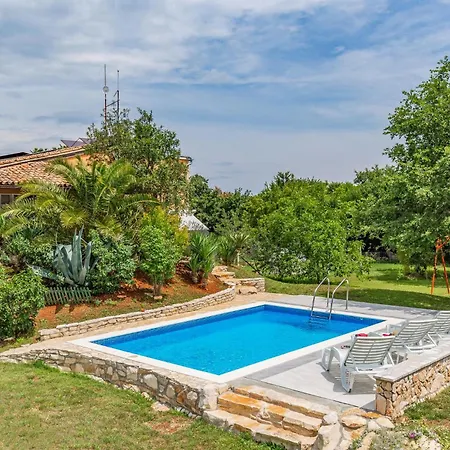 Three-bedroom In Dom wakacyjny Valtura